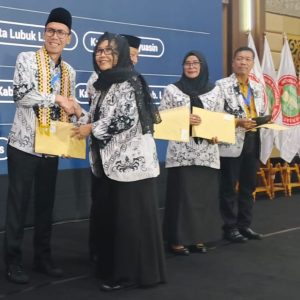Read more about the article PGRI Way Kanan Raih Penghargaan Nasional