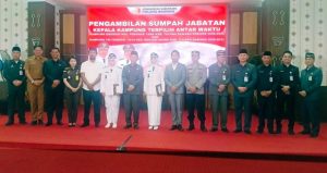 Read more about the article Bupati Tuba Drs. Qudrotul Ikhwan Lantik Kakam Sido Dadi dan Tritunggal Jaya