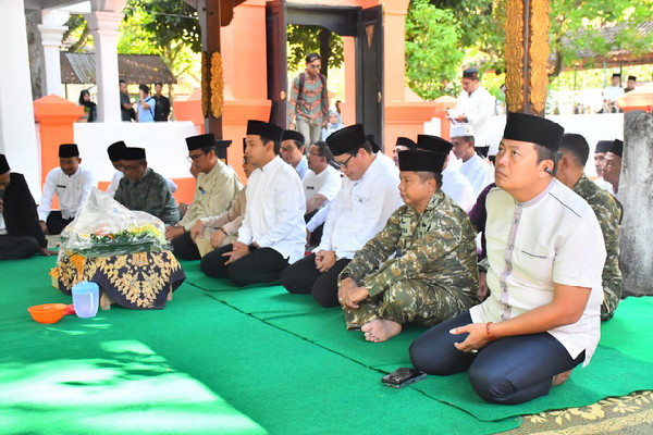 Read more about the article Menapak Jejak Pendiri Kota, Dandim dan Forkopimda Ziarah Sambut HUT ke-108 Kota Madiun
