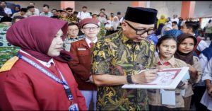 Read more about the article Gubernur Miirza Dorong Sekolah Rakyat Lahirkan  Generasi Emas