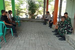 Read more about the article Perkuat Kebersamaan, Satgas TMMD 129 Bojonegoro Ramah Tamah Bersama Pemdes Kesongo