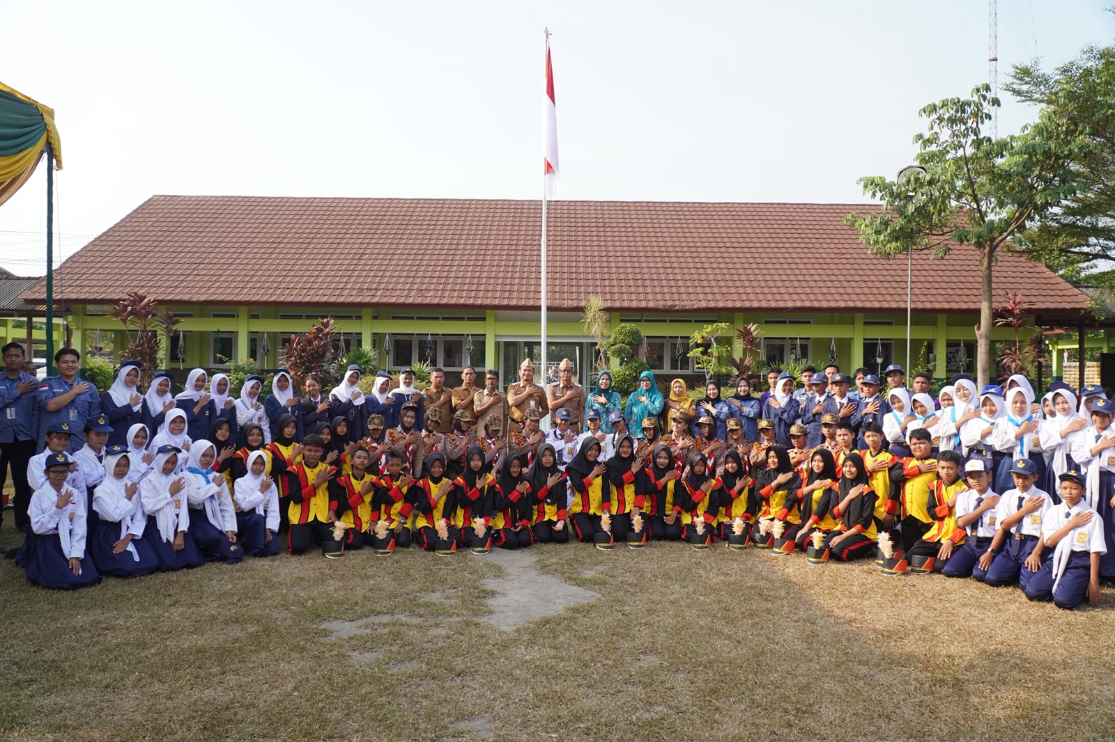 Read more about the article Forkopimda Masuk Sekolah, Pemkab Tubaba Tekankan Pentingnya Menjaga Kebersihan Lingkungan Sejak Dini