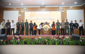 Read more about the article Bupati Ayu Asalasiyah Buka Pencanangan dan Apel Siaga Sensus Ekonomi 2026 Way Kanan