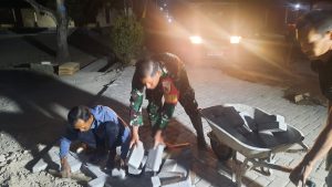 Read more about the article Lembur Malam, Babinsa Bulu Lor Terus Kawal Proyek TMMD 129