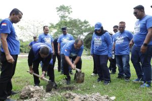 Read more about the article BUPATI DAN WAKIL BUPATI ASAHAN HADIRI GERAKAN INDONESIA ASRI LANGIT BIRU DALAM RANGKA HUT KE-25 PARTAI DEMOKRAT