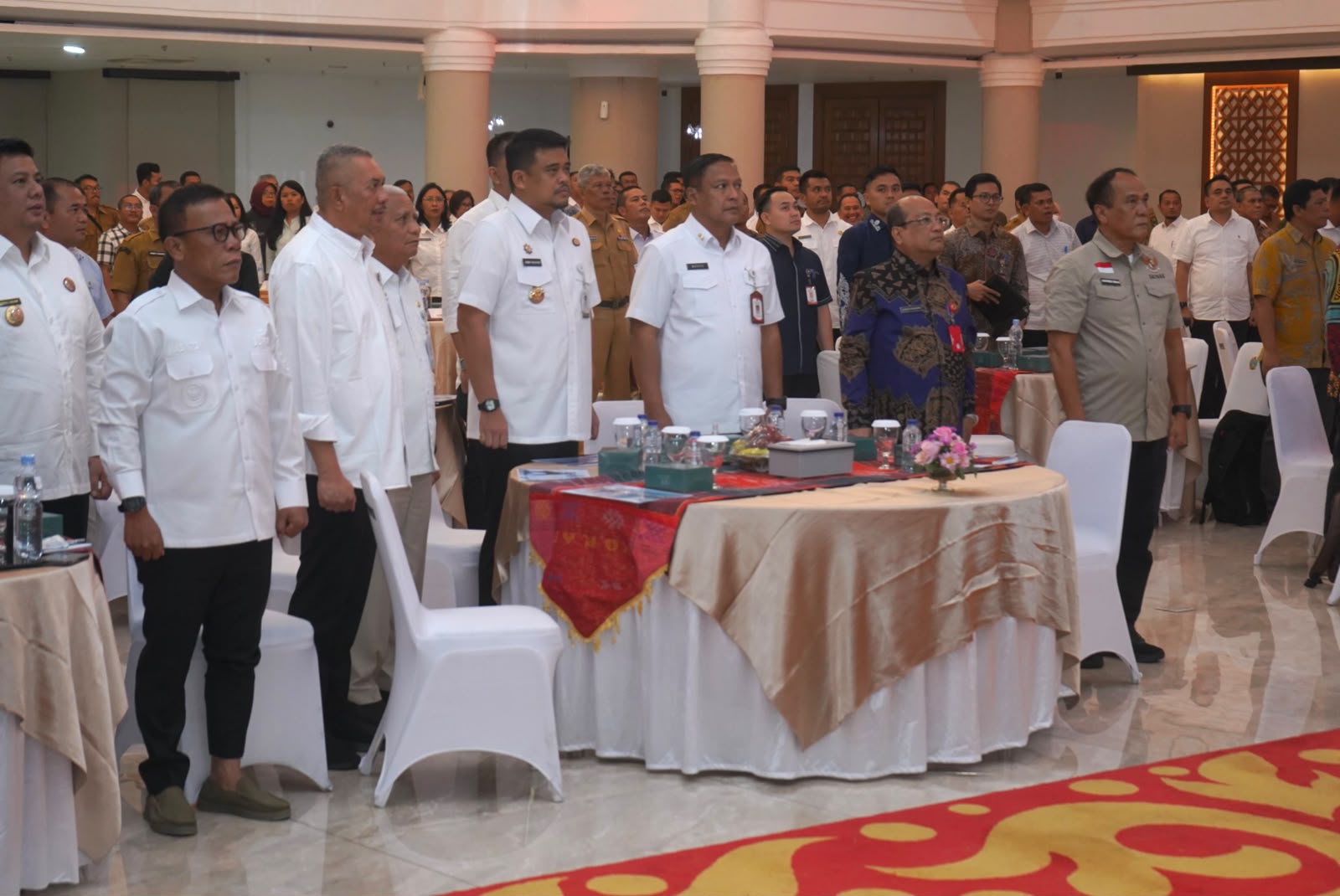 You are currently viewing BUPATI ASAHAN HADIRI RAPAT KOORDINASI MONITORING DAN ASISTENSI PENGGUNAAN DANA TRANSFER KE DAERAH (TKD) TAMBAHAN TAHUN 2026
