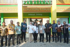 Read more about the article KETUA TIM KOMISI VII DPR RI DAN GUBERNUR SUMATERA UTARA KUNJUNGI PAVILIUN KABUPATEN ASAHAN DI PRSU 2026