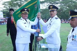 Read more about the article Wakil Bupati Asahan Pimpin Upacara Penurunan Bendera Merah Putih