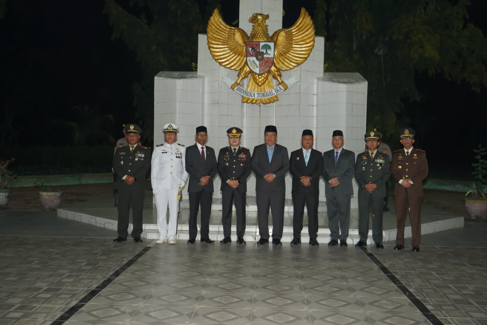 Read more about the article Bupati Asahan Ikuti Upacara Malam Renungan Suci, Kenang Jasa Para Pahlawan