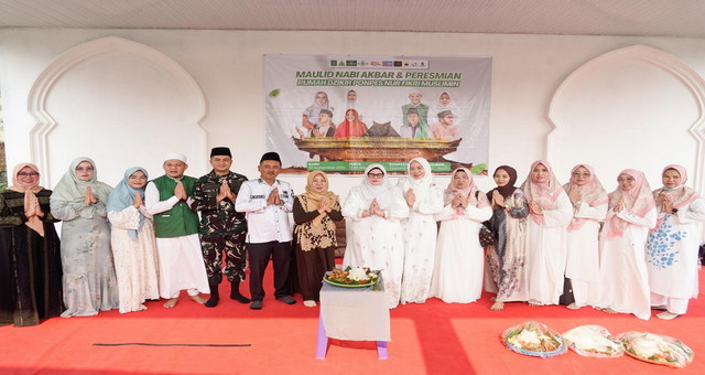 Read more about the article Hadiri Maulid Nabi, Ketua TP PKK Patimah Toha Resmikan Rumah Zikir Ponpes Nur Fikri