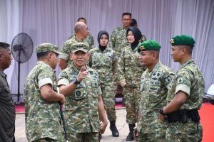 Read more about the article Danrem Erwin Dorong Yonif TP 886/PJ Jadi Solusi bagi Masyarakat