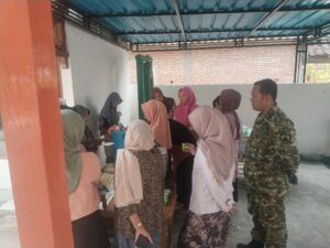Read more about the article Pendampingan Pelda Dedy Dukung Kelancaran Pelatihan Kewirausahaan TMMD