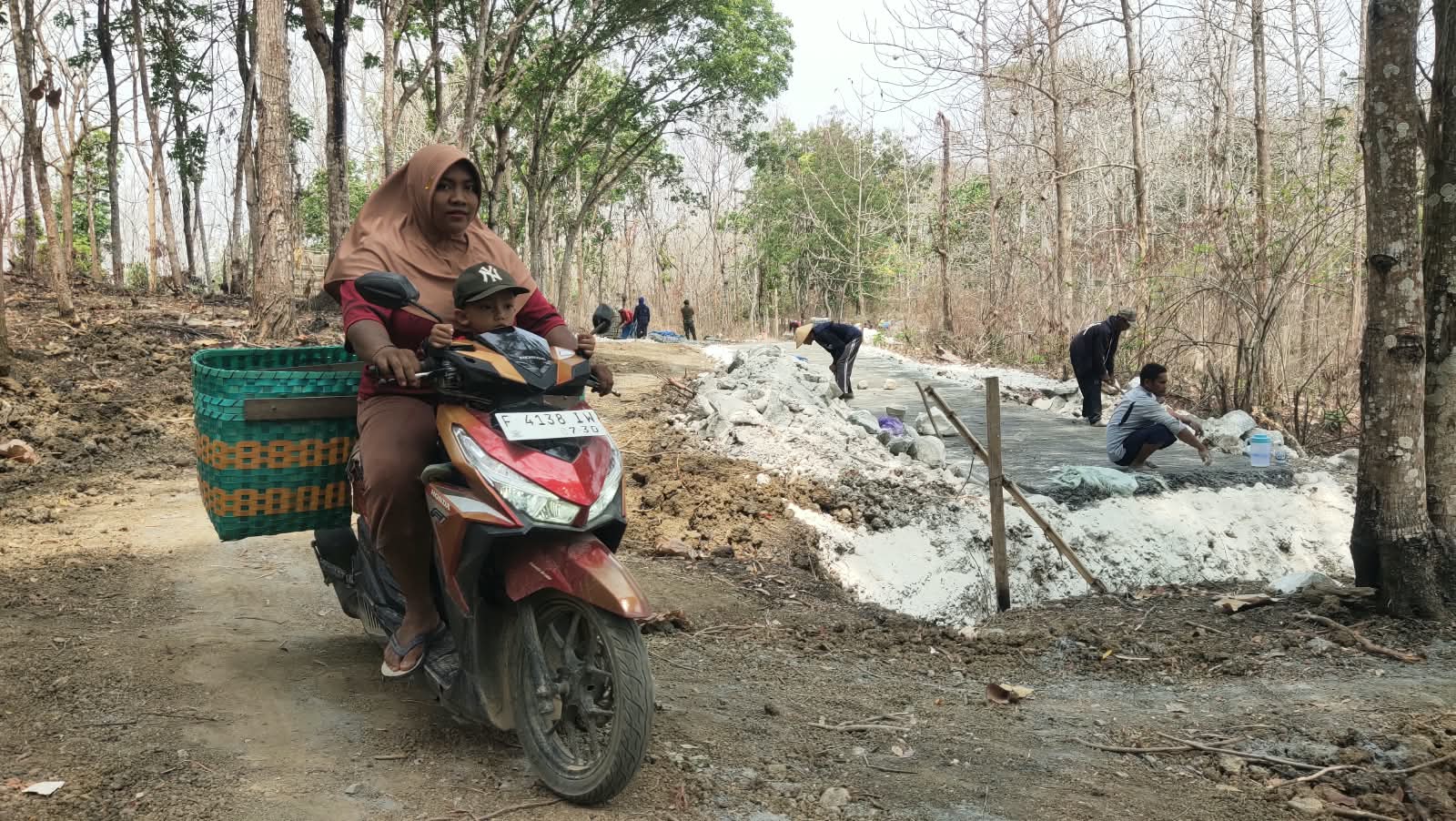 You are currently viewing Jalan di Sekitar Lokasi TMMD Ngajaran Kini Mulai Dapat Dilalui Sepeda Motor