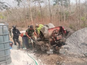 Read more about the article Hari Ke-15 TMMD, Satgas Kodim Rembang Tetap Konsisten Kejar Target Pembangunan