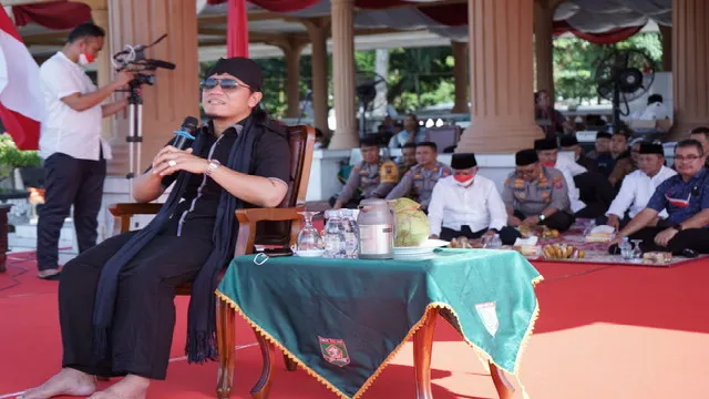 Read more about the article Ribuan Masyarakat Hadiri Ceramah Gus Miftah