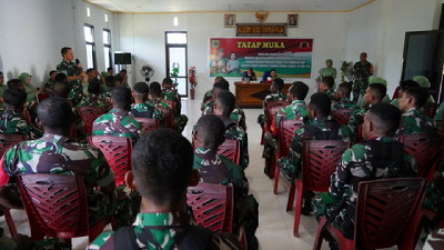 Read more about the article Pangdam Kasuari: Prajurit Harus Bisa Beradaptasi dengan Lingkungan