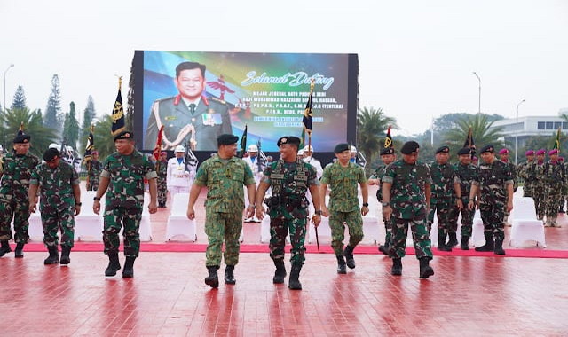 Read more about the article Panglima TNI Terima Kunjungan Kehormatan Panglima Angkatan Bersenjata Diraja Brunei