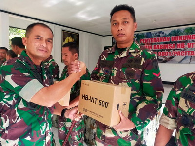 Read more about the article Wujud Perhatian KASAD, Kodim 0801/Pacitan Berikan Vitamin HB-Vit 500 kepada Babinsa