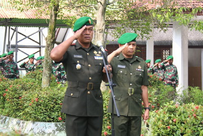 Read more about the article Peringati HJK TNI AD, Kodim Ngawi Gelar Ziarah ke TMP Dr Rajiman Wedyodiningrat