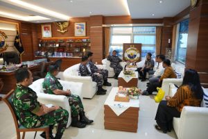 Read more about the article Pererat Hubungan Kerja Sama, Pangkoarmada II Terima Audiensi Bank Mandiri