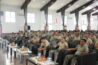 You are currently viewing Prajurit Kasuari Ikuti Grand Launching Super Apps ETWP AD dan Penyerahan Seragam PNS TNI AD