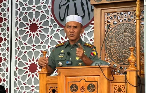 Read more about the article Danrem 081/DSJ: Datanglah 10 Menit Sebelum Adzan Untuk Salat Berjamaah di Masjid