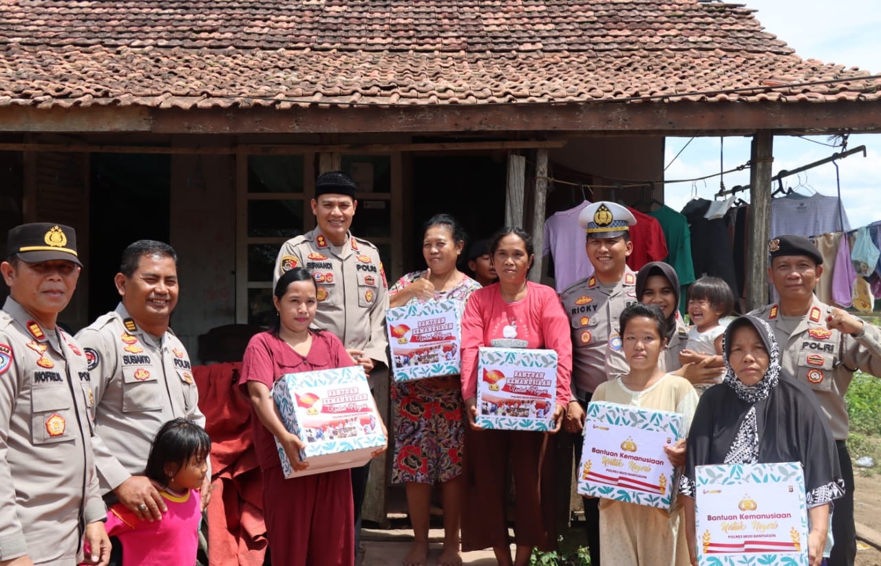 Read more about the article Gelar Bakti Sosial, Polres Muba Bagikan Sembako