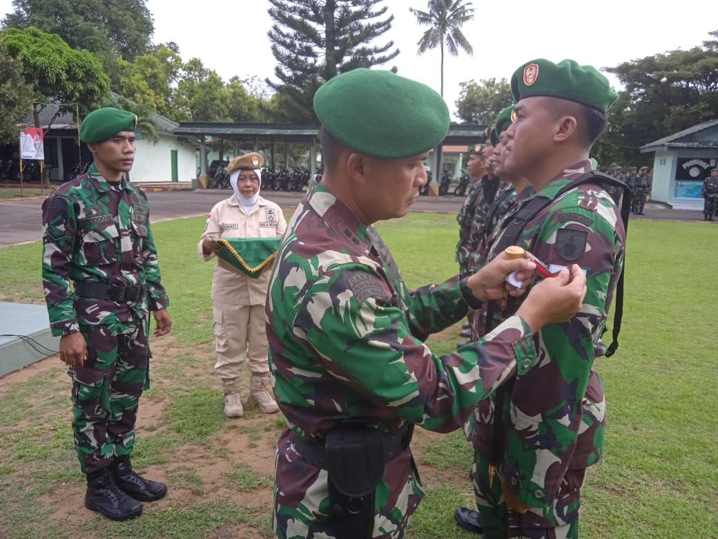 Read more about the article Dandim 0801/Pacitan Pimpin Upacara Pengibaran Bendera Dan Kenaikan Pangkat Periode 1-4-2023