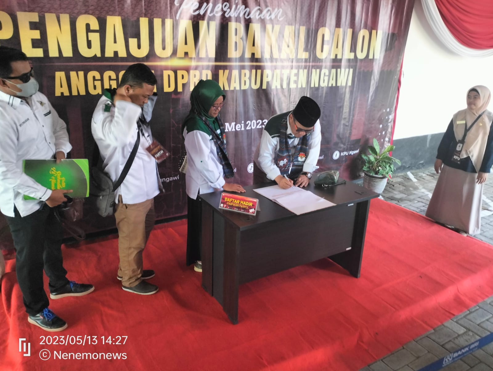Read more about the article Diiringi Al-Banjari, PKB Ngawi Daftar 45 Bacaleg ke KPU