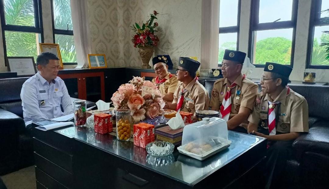 You are currently viewing Pj. Bupati Tubaba  Firsada Terima Audiensi  Pengurus Kwarcab Pramuka