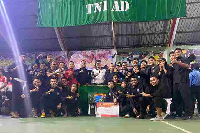 Read more about the article Tim Pencak Silat Kodam XII/Tpr Raih Juara Umum Kedua Kejurnas Piala Kasad