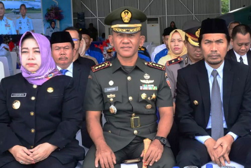 You are currently viewing Danrem 081/DSJ Hadiri Sertijab Danlanud Iswahjudi