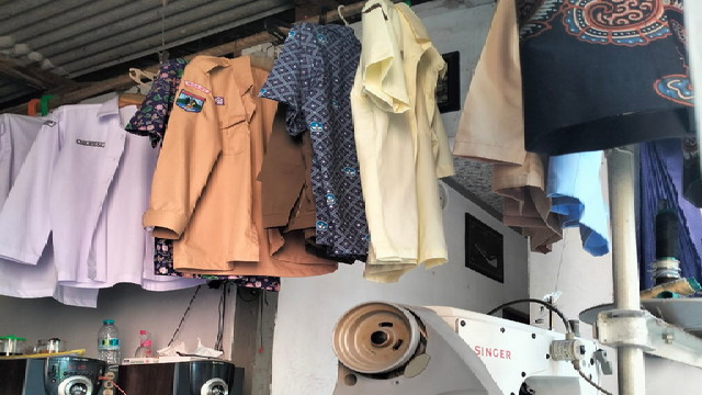 You are currently viewing Perbedaan Harga Seragam di Koperasi Sekolah dengan di Pasar Ngawi