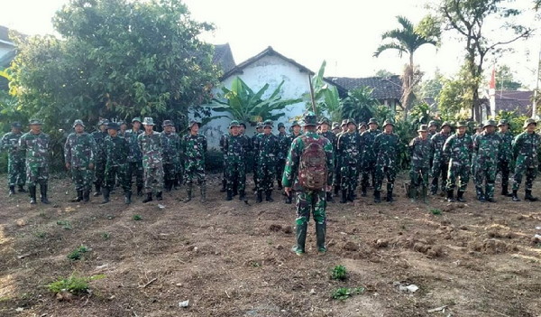 You are currently viewing Apel Pagi, DanSSK TMMD ke-117 Berikan Motivasi Bagi Anggota Satgas