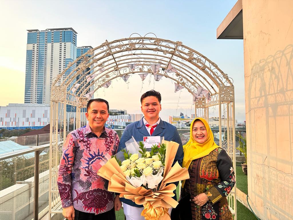 You are currently viewing Asgafahrizki Aulia Fatoni, Hafidz Qur’an Diterima di 5 Perguruan Tinggi Favorit