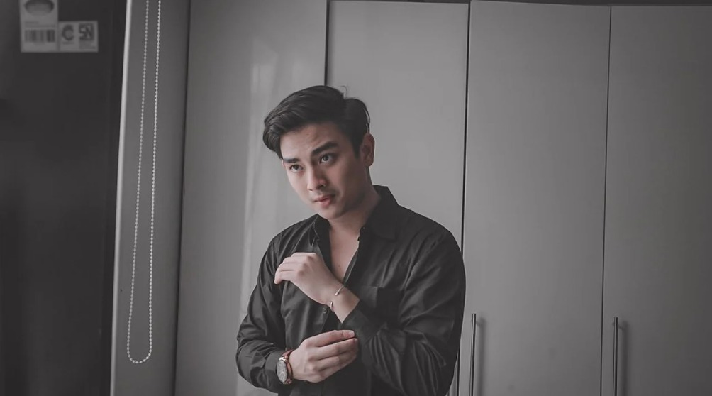 You are currently viewing Setelah Verrel dan Andika Kangen Band, Pesinetron Ganteng-Ganteng Serigala ini Kuliah di IIB Darmajaya