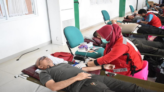 Read more about the article Jelang HUT TNI Ke-78 Tahun 2023 Korem 043/Gatam Gelar Bakti Sosial
