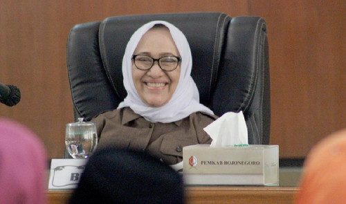 Read more about the article Serahkan 53 SK Pensiun, Bupati Anna: Terima Kasih Pengabdiannya dan Terus Berkarya