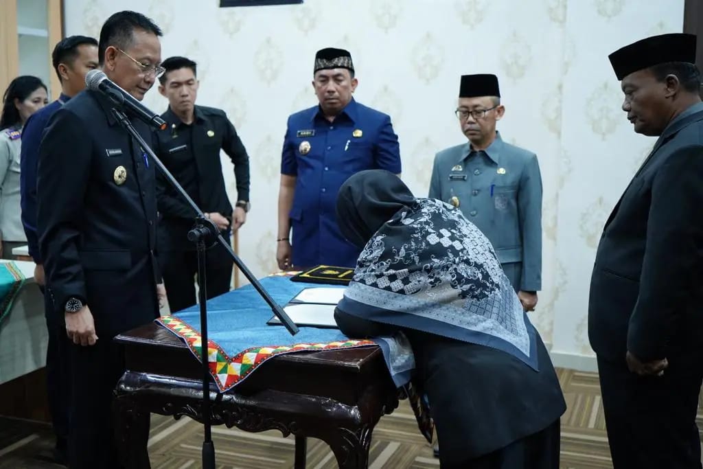 You are currently viewing Roling Sejumlah Pejabat Eselon II Pemkab Pringsewu