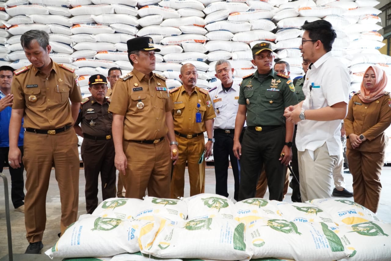 You are currently viewing Pemkab Tubaba  Salurkan Bantuan Beras Tahap II