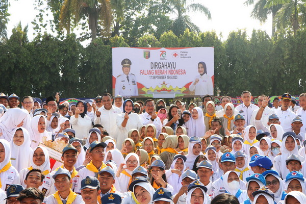 You are currently viewing Ketua PMI Provinsi Lampung Mengikuti Upacara Peringatan HUT ke-78 Palang Merah Indonesia