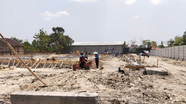 You are currently viewing Diduga Belum Berizin, Pembangunan Pabrik Rokok di Grobogan Dipertanyakan