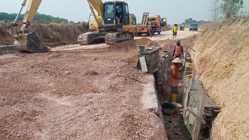 You are currently viewing Karya Bakti, Wujud TNI Dukung Pembangunan