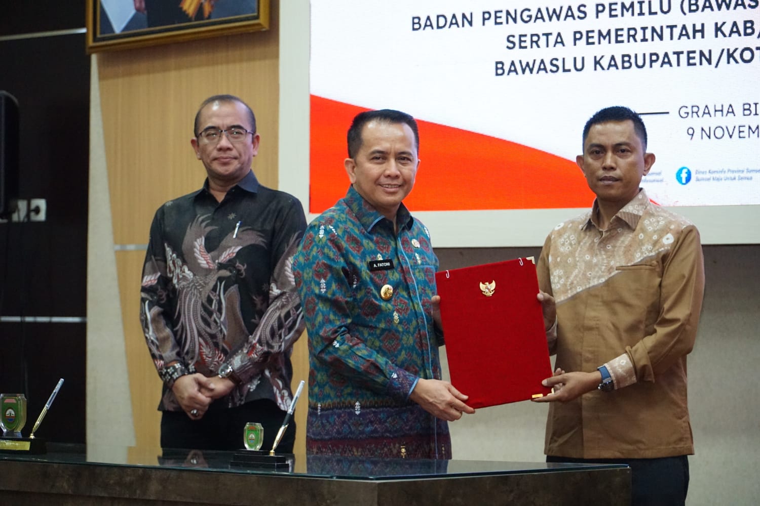 Read more about the article Pemerintah Provinsi, Kabupaten dan Kota Se-Sumsel Tandatangani NPHD Dana Pilkada