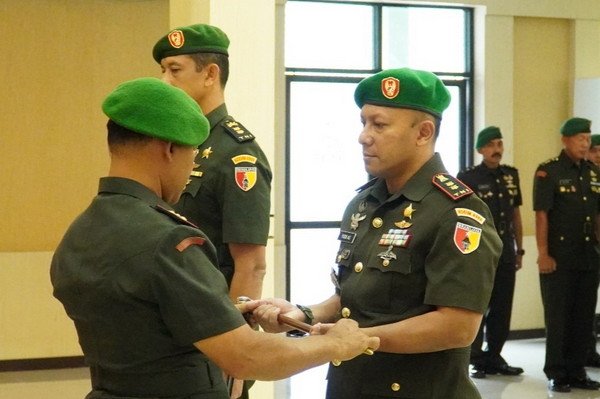 You are currently viewing Pimpin Sertijab Dandim Jajarannya, Danrem 081/DSJ Ingatkan Komitmen Wujudkan Pemilu Damai 2024