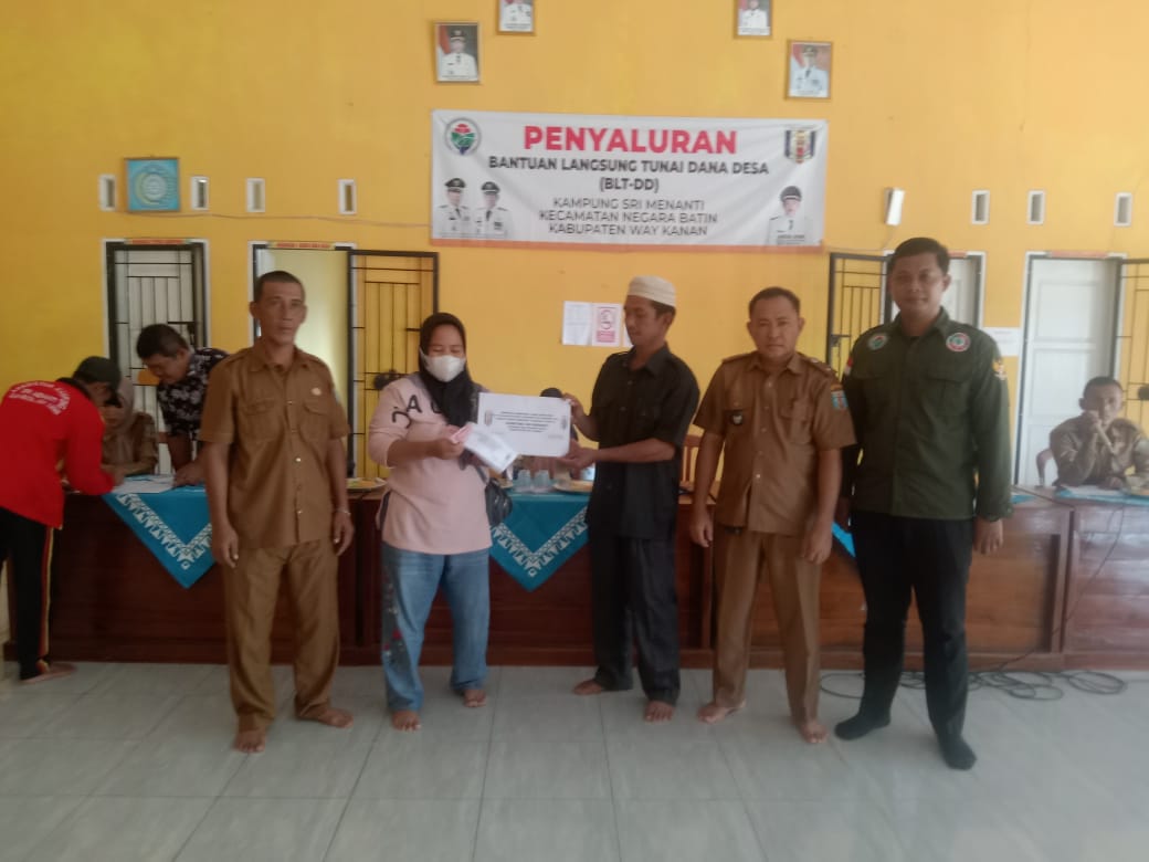 Read more about the article Kampung Srimenanti,Salurkan  BLT DD Tahap Akhir