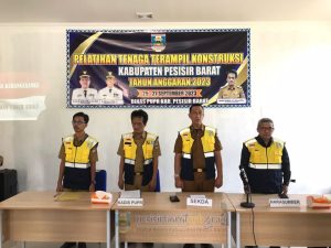 Read more about the article Plt. SEKDA PESISIR BARAT BUKA PELATIHAN TENAGA TERAMPIL KONSTRUKSI