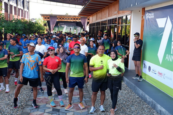 You are currently viewing Anniversary Runners Pacitan yang ke-7, Dandim 0801/Pacitan Ikuti Event Lari Bersama