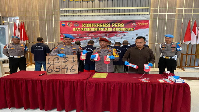 You are currently viewing Polisi Ciduk 9 Orang, Saat Judi Dadu Pakai Aplikasi Hp