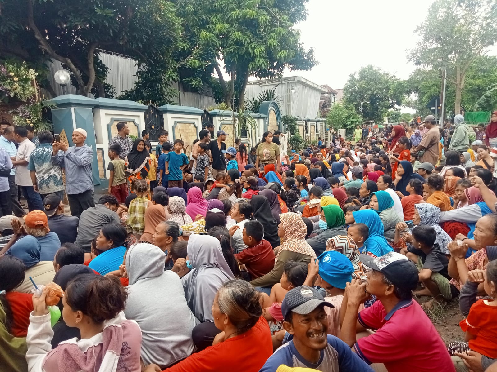 You are currently viewing Pengusaha Muda Mas Difky, Laksanakan Tradisi Tedak Sitten